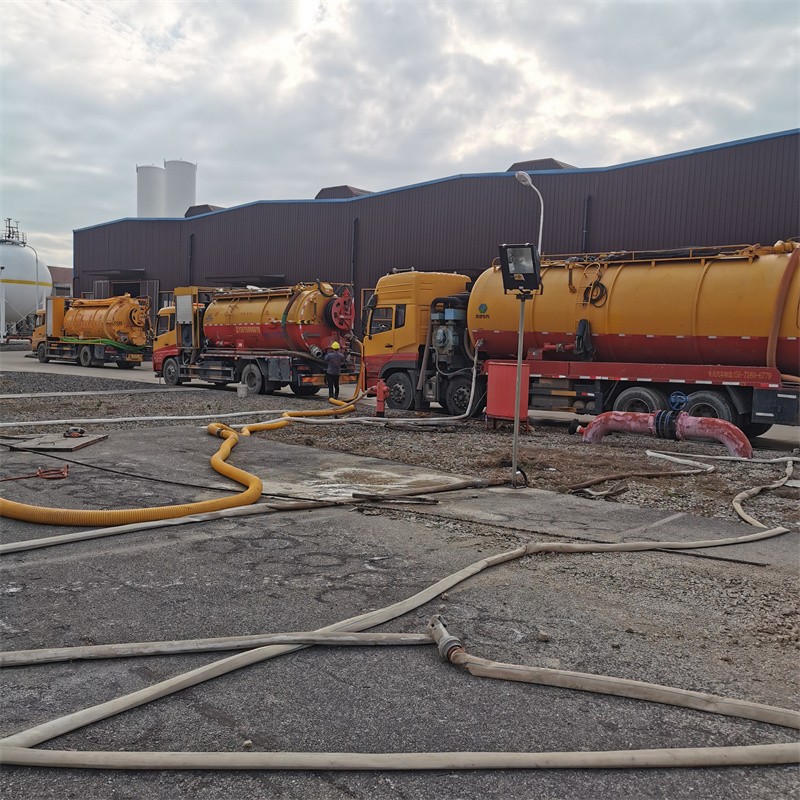 富川污水池清理